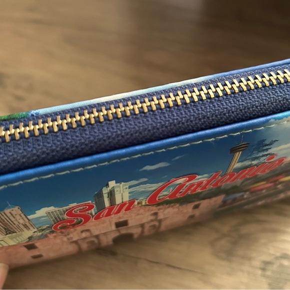 San Antonio Texas Souvenir Wallet Wristlet Alamo Riverwalk Zipper Clutch - Picture 7 of 11